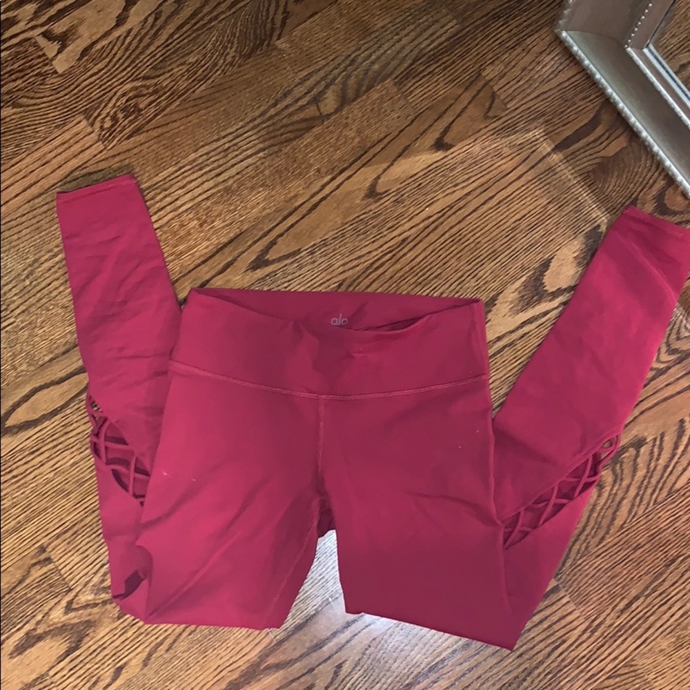 Alo mid rise cut out leggings size small